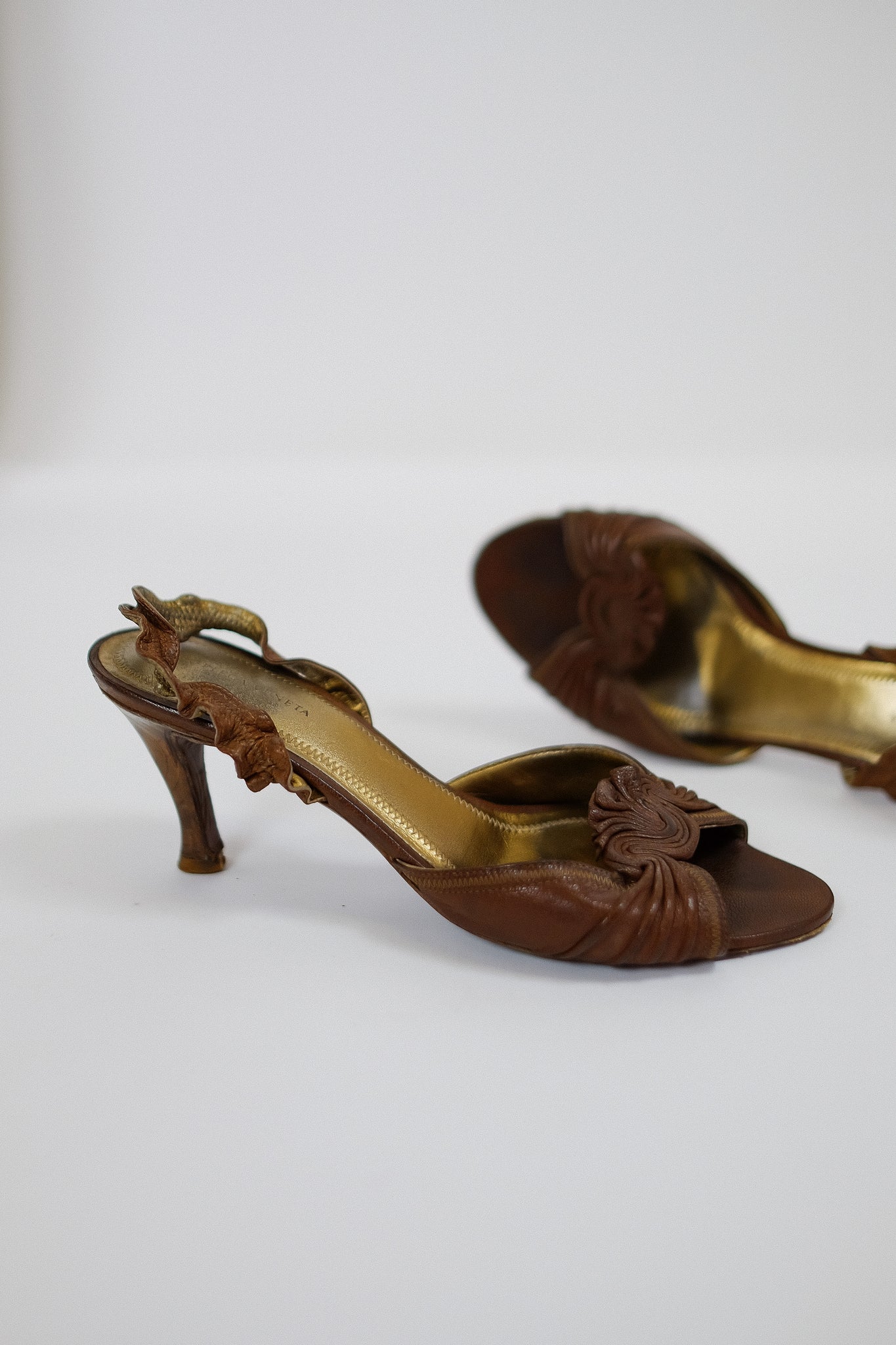 BOTTEGA VENETA RUCHED LEATHER SANDALS IN CHOCOLATE BROWN