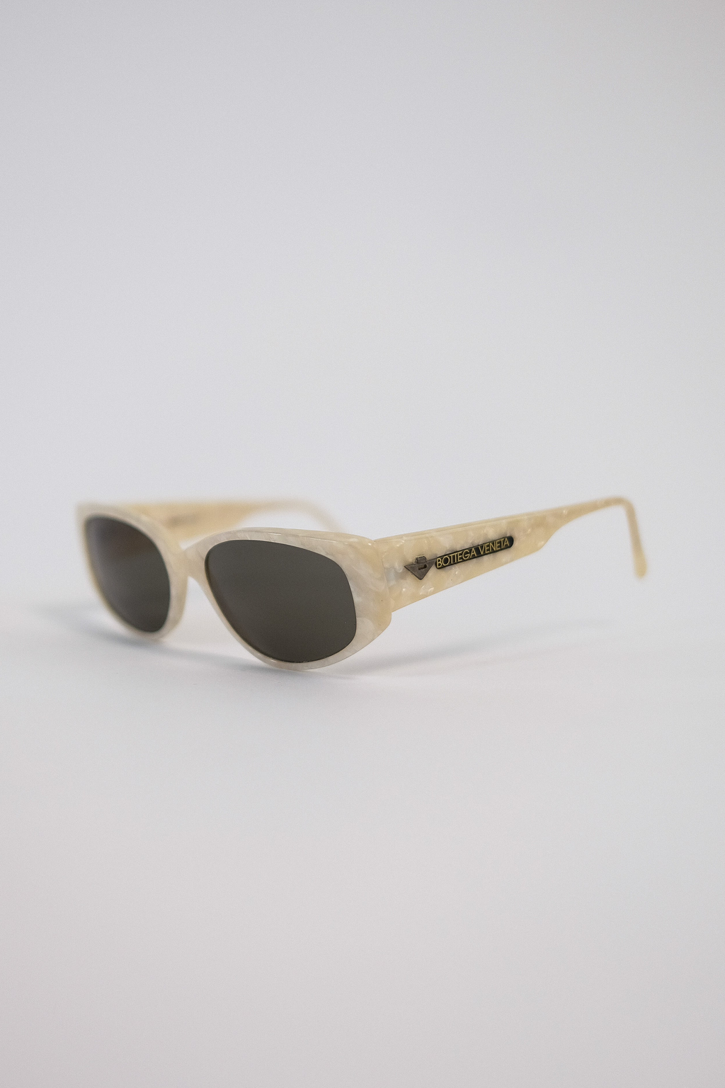 VINTAGE BOTTEGA VENETA SUNGLASSES IN MOTHER OF PEARL