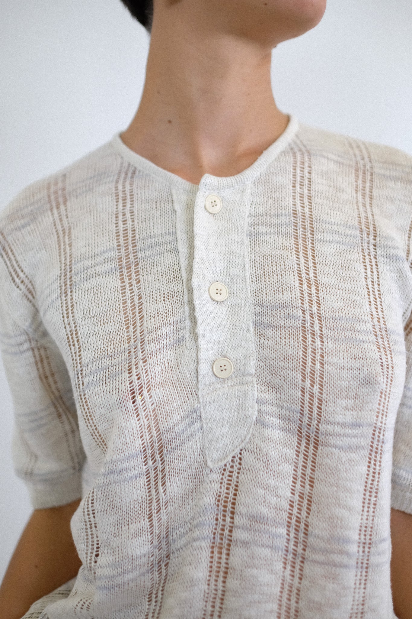 GOBBO 70S KNIT T IN WHITE AND GREY GEELONG WOOL