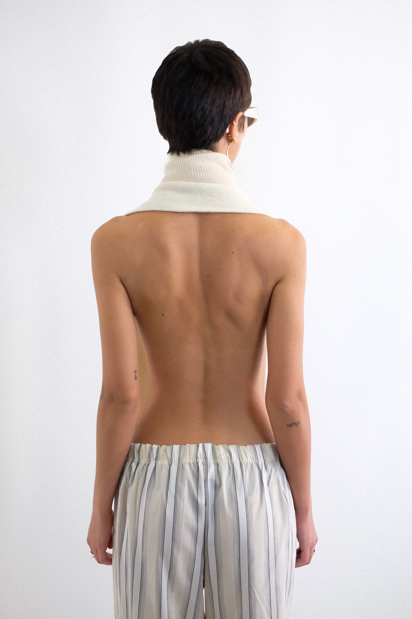 PURE CASHMERE TURTLENECK SCARF TOP IN PANNA