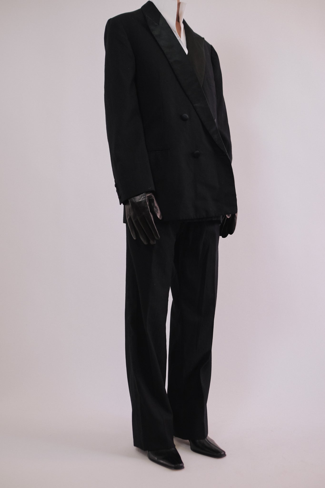 1940S BESPOKE MILANESE TUX SUIT IN BLACK