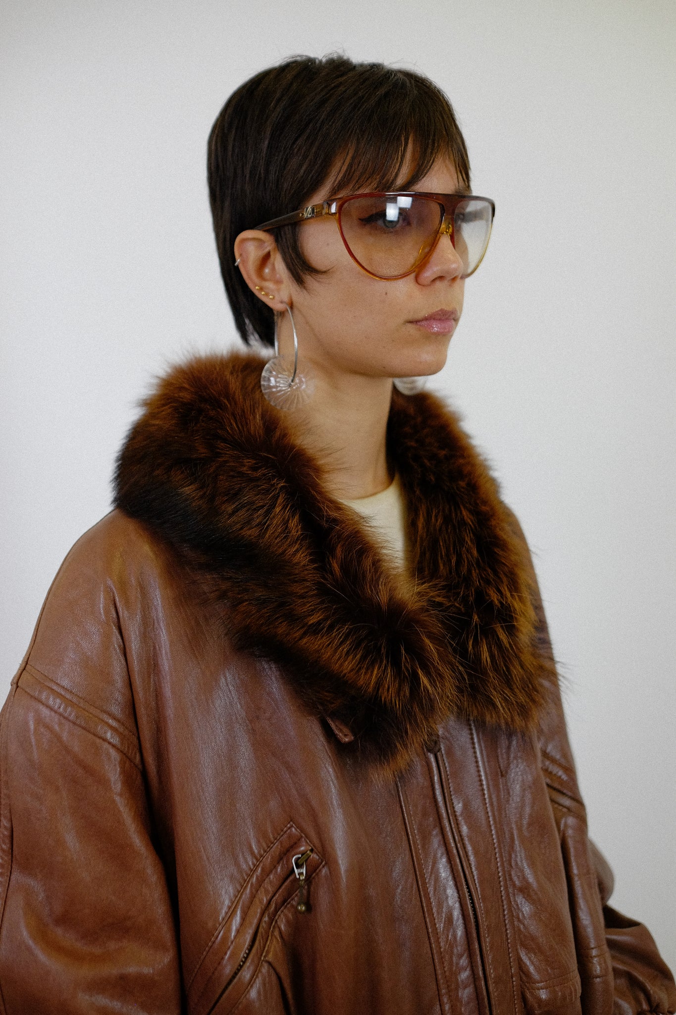 LEATHER SINCH COAT WITH FUR COLLAR IN BROWN