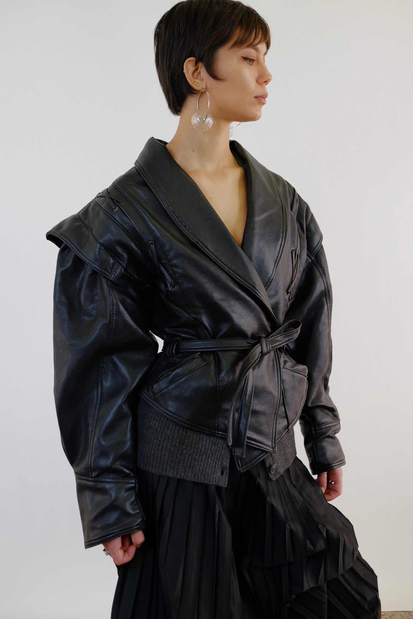 SOFT LEATHER SHAWL-COLLAR CINCH JACKET IN BLACK