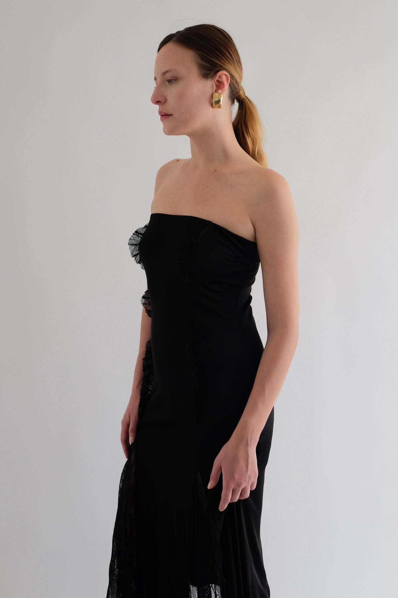 PATRIZIA PEPE STRAPLESS LIQUID DRESS WITH LACE VOLANTS