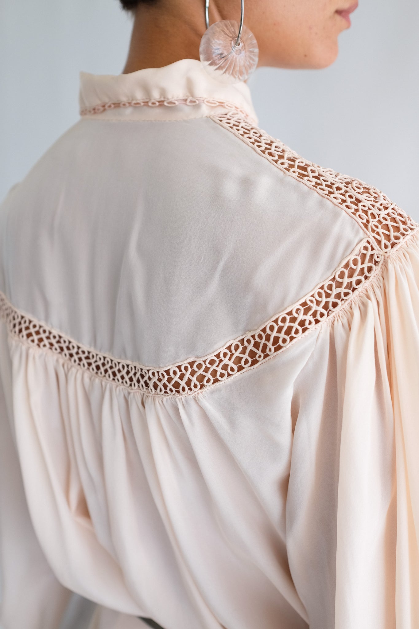 1930S COUTURE EMBROIDERED GOWN IN ANTIQUE PINK SILK