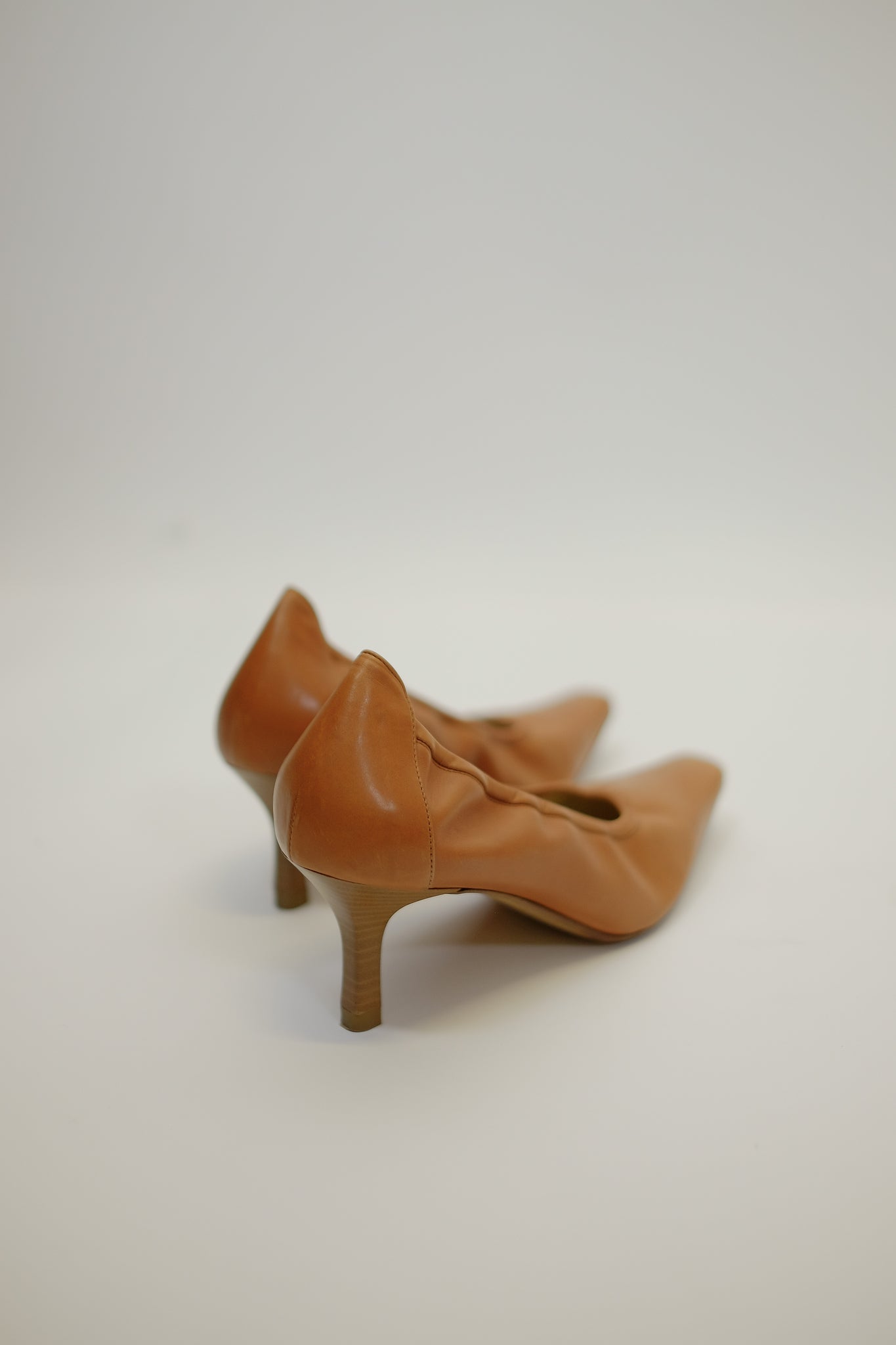 ROMAN ATELIER PUMPS IN SANDY CARAMEL