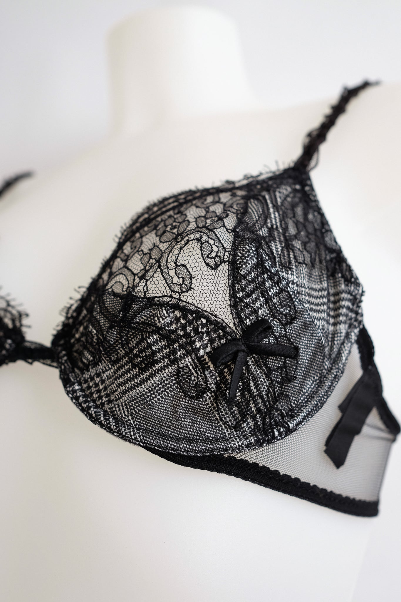 LA PERLA BLACK LABEL BRA TOP IN PANELLED SILK & LACE
