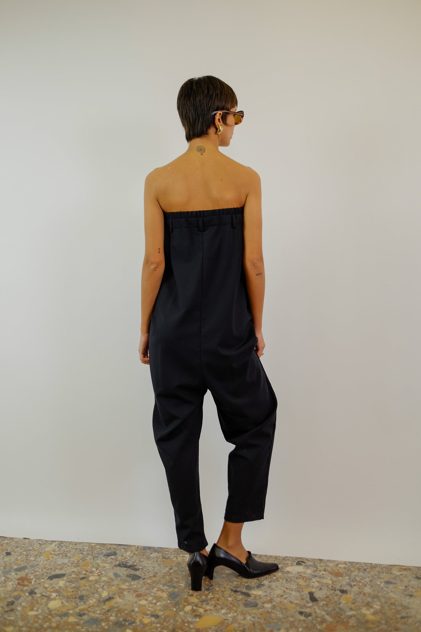 TAILORED HIGH PLEAT TROUSERS IN BLACK