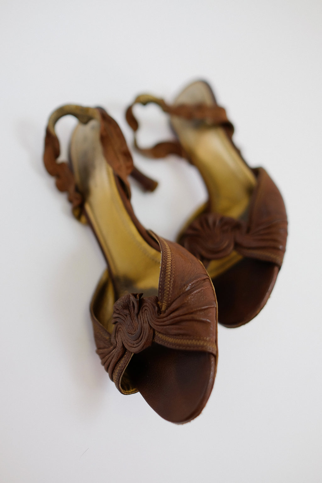 BOTTEGA VENETA RUCHED LEATHER SANDALS IN CHOCOLATE BROWN