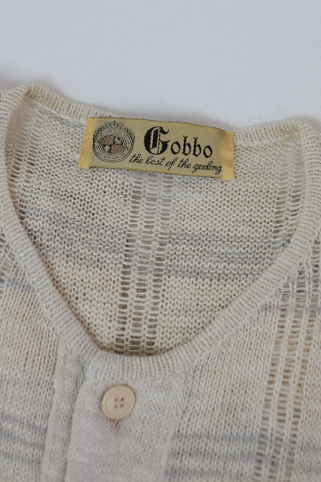 GOBBO 70S KNIT T IN WHITE AND GREY GEELONG WOOL