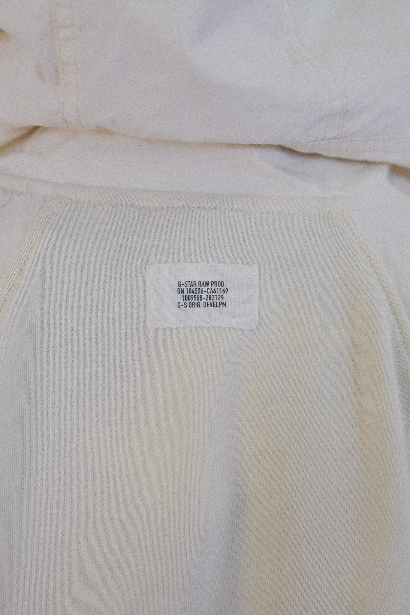 G-STAR CROP HOODIE IN BEIGE & CREAM