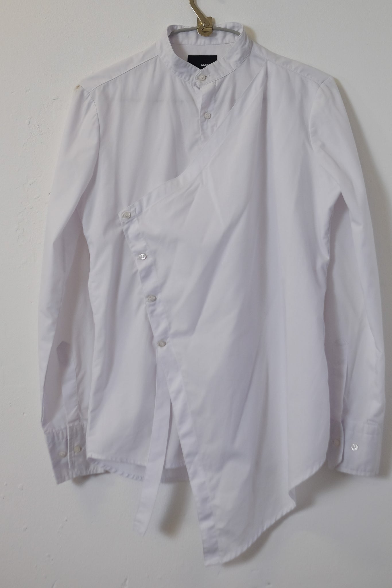 MARTAN ASYMMETRIC DRAPED SHIRT IN WHITE