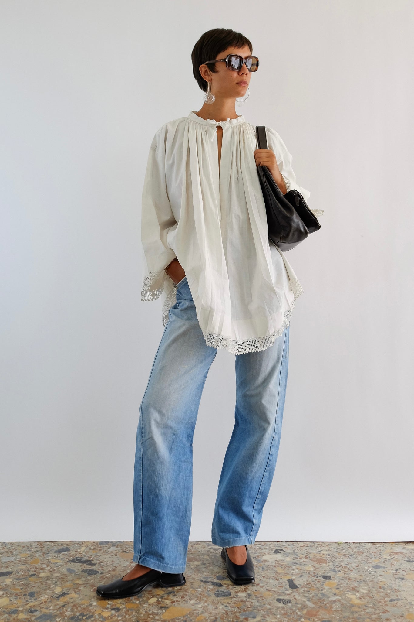 LEVIS ENGINEERED LIGHTWASH JEANS