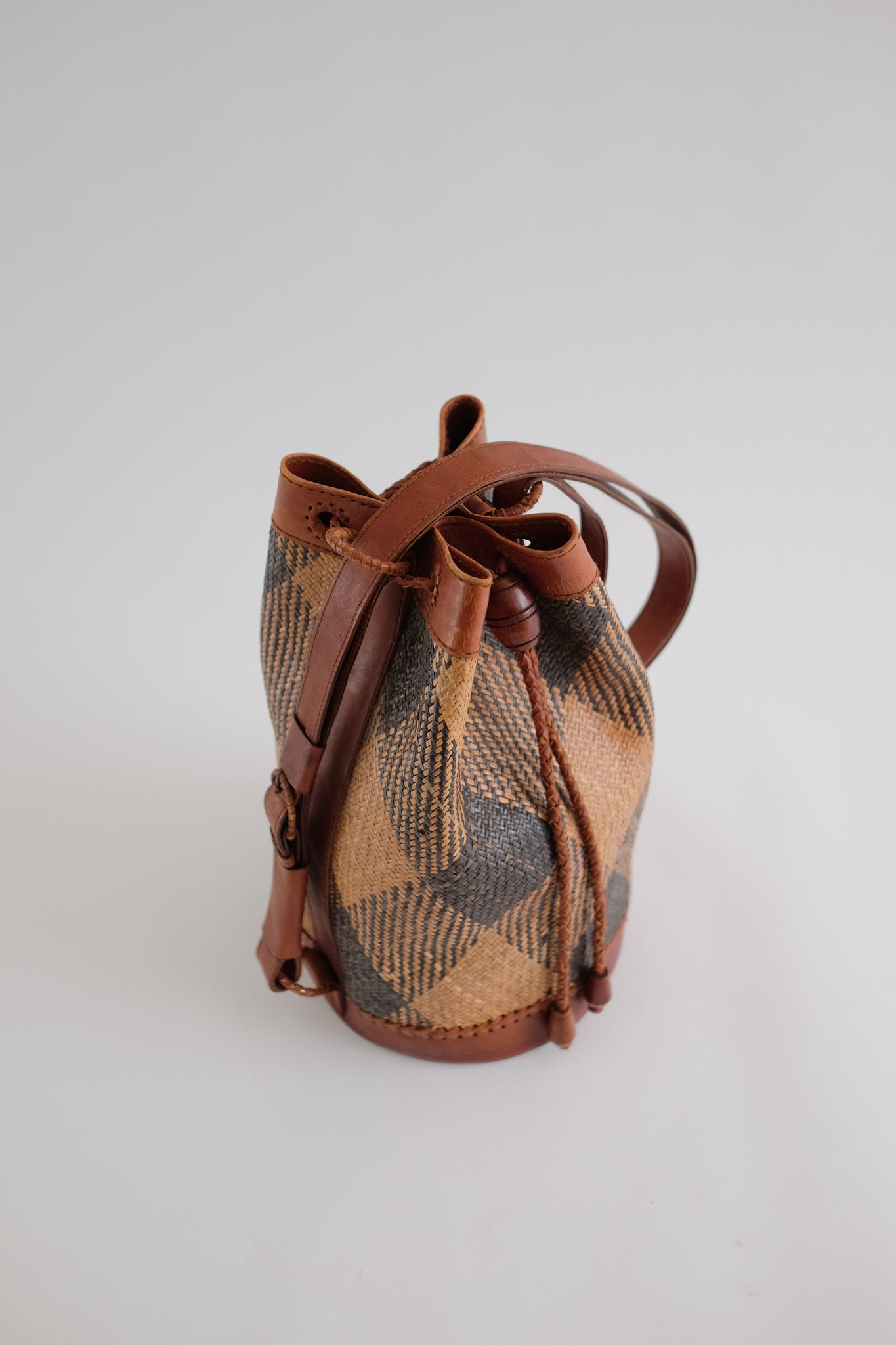 1970s LEATHER INTRECCIATO BUCKET BAG IN BROWN