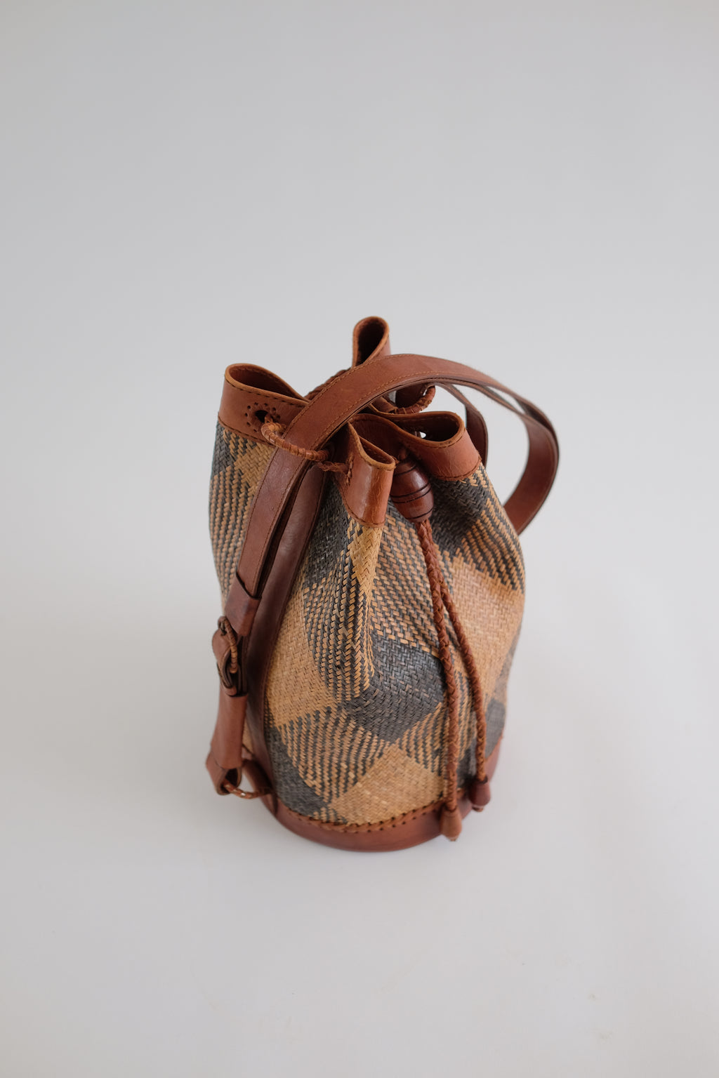 1970s LEATHER INTRECCIATO BUCKET BAG IN BROWN