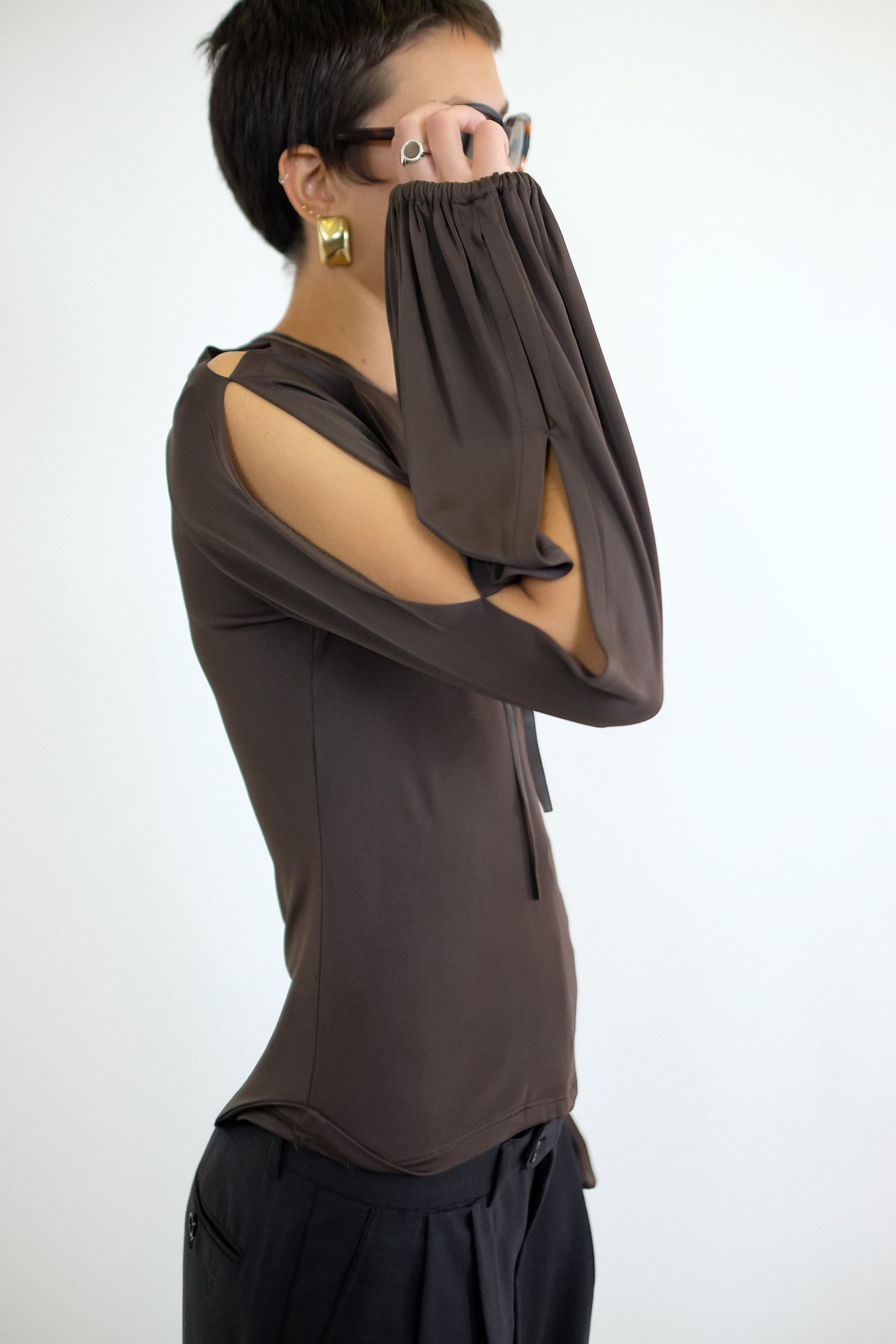 RICHMOND LONG SLEEVED SLIT TOP IN BROWN