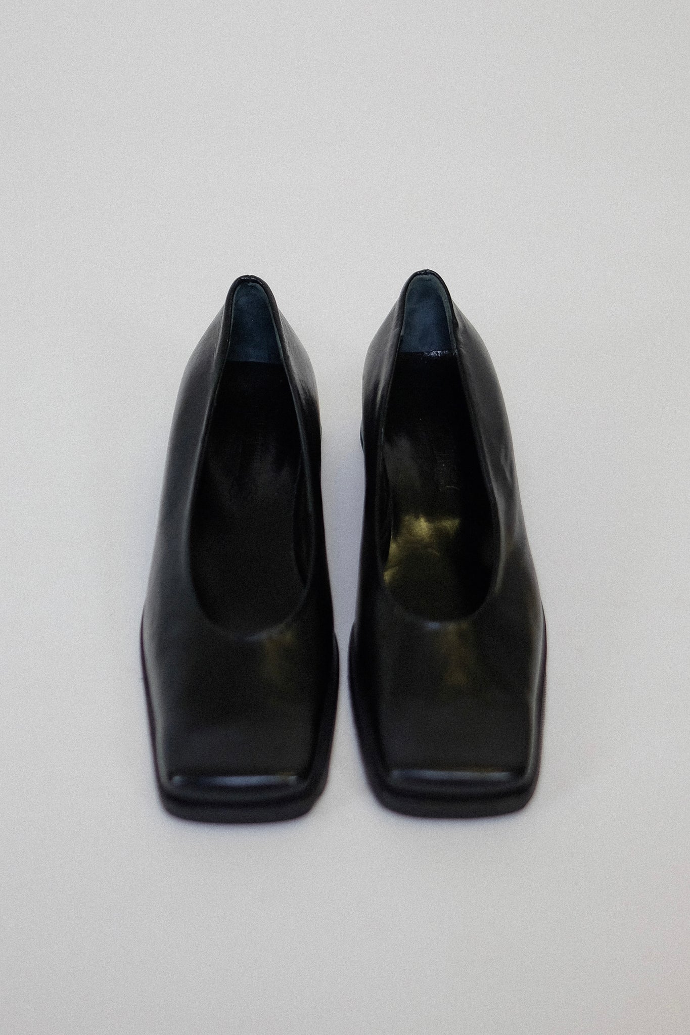 ITALIAN SQUARE TOE FLATS IN BLACK - DEADSTOCK