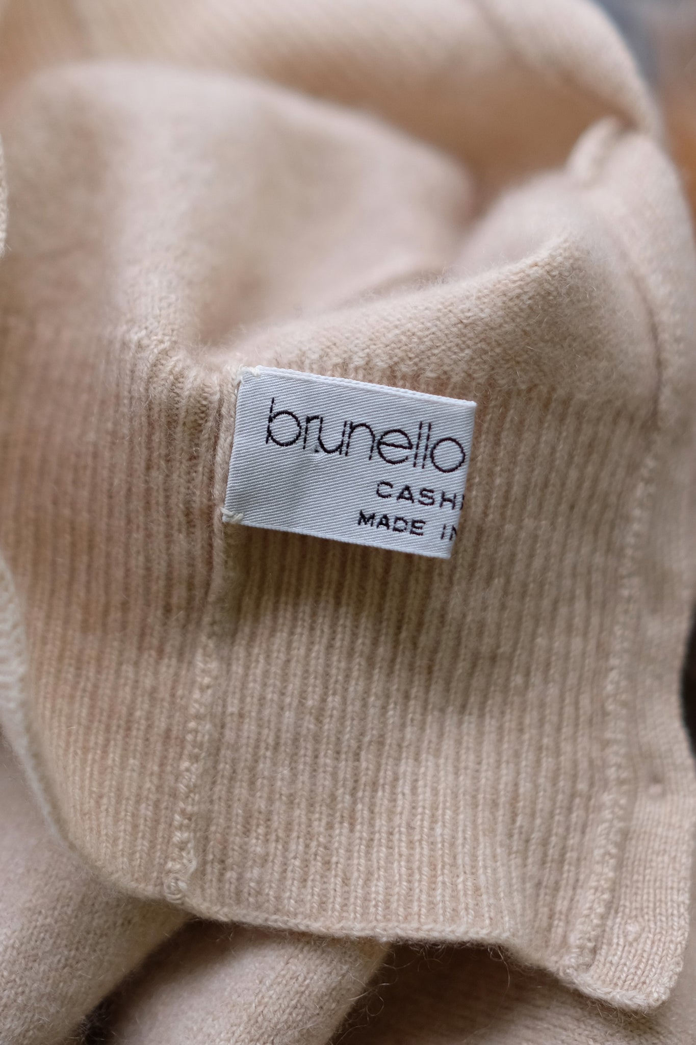 BRUNELLO CUCINELLI PURE CASHMERE TOP IN BEIGE