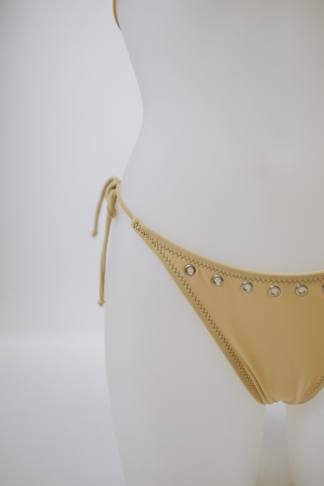 SEVENSIX KINI IN BEIGE