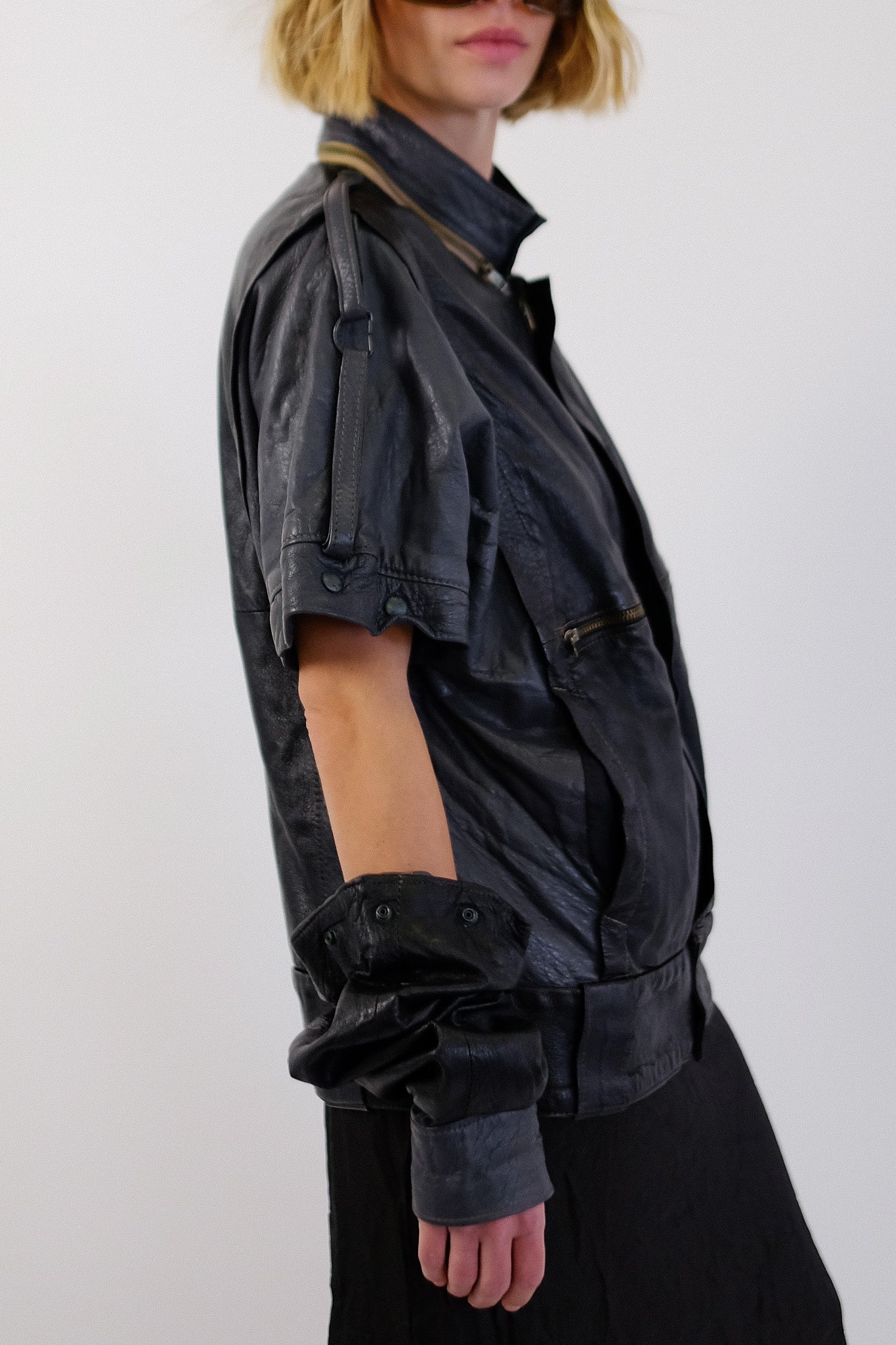 1980S LEATHER CONVERTIBLE SLEEVE STRAP-JACKET