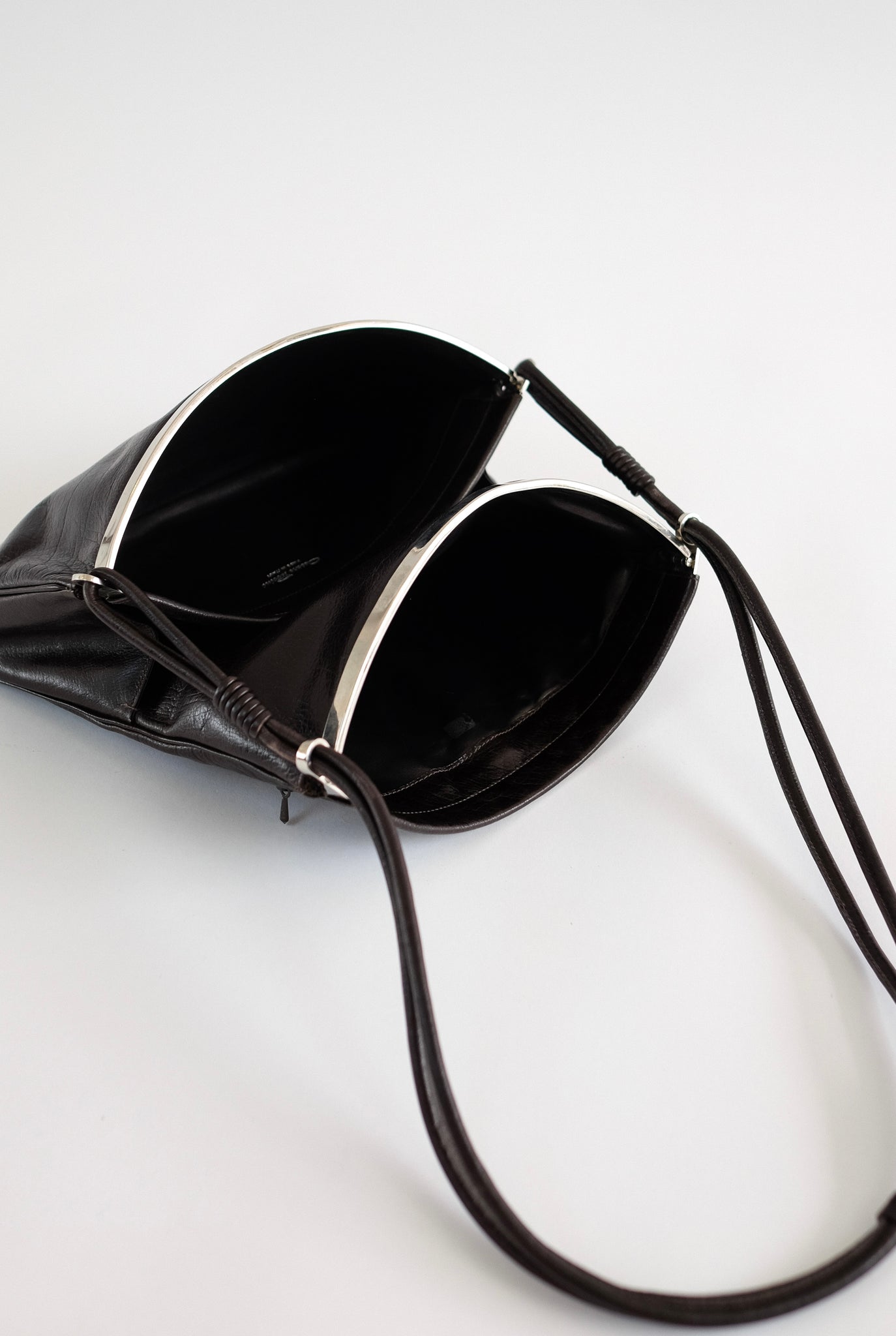 CESARE PICCINI 1970S  LEATHER SNAP BAG IN DARK BROWN