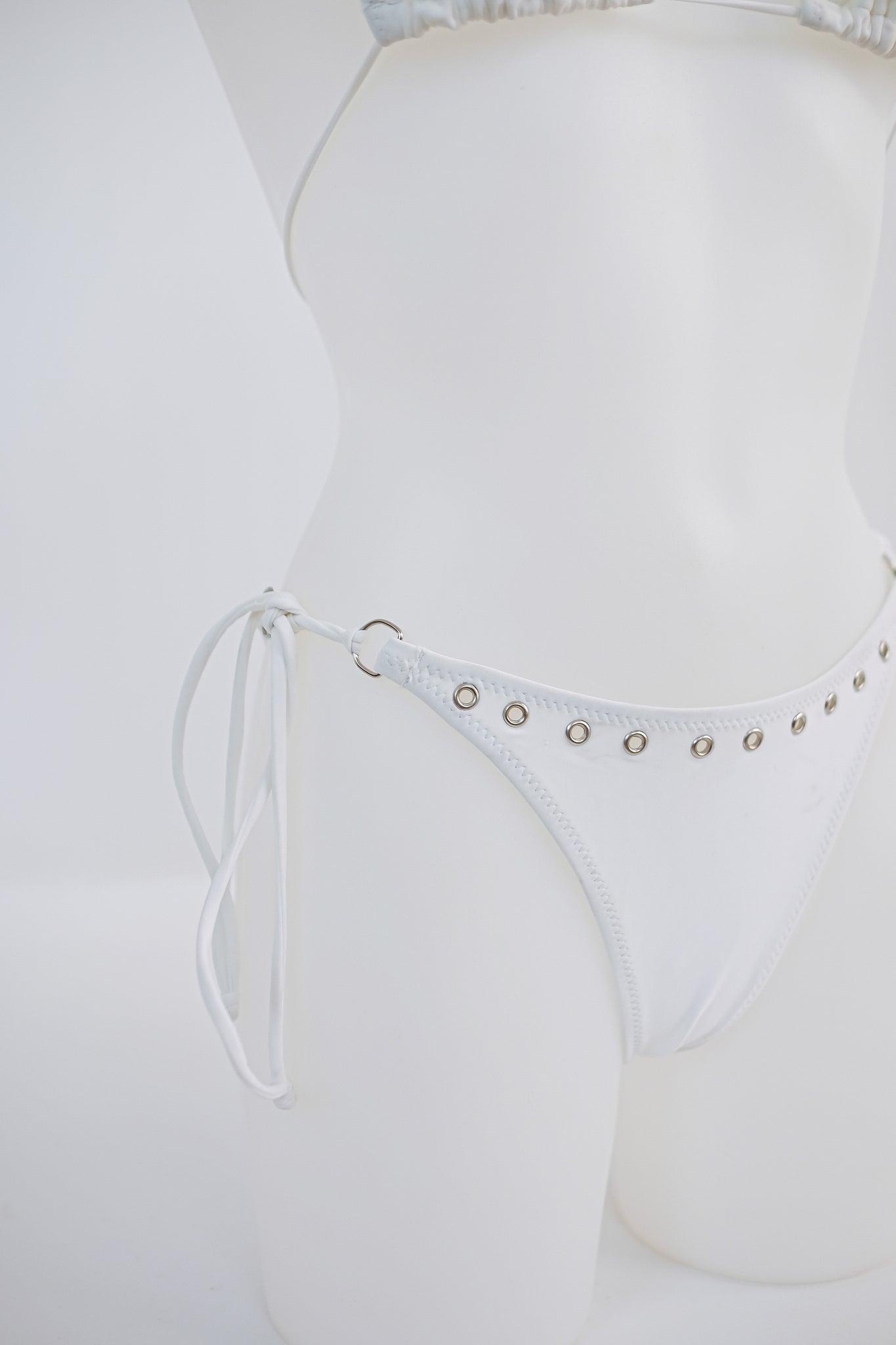 SEVENSIX KINI IN WHITE