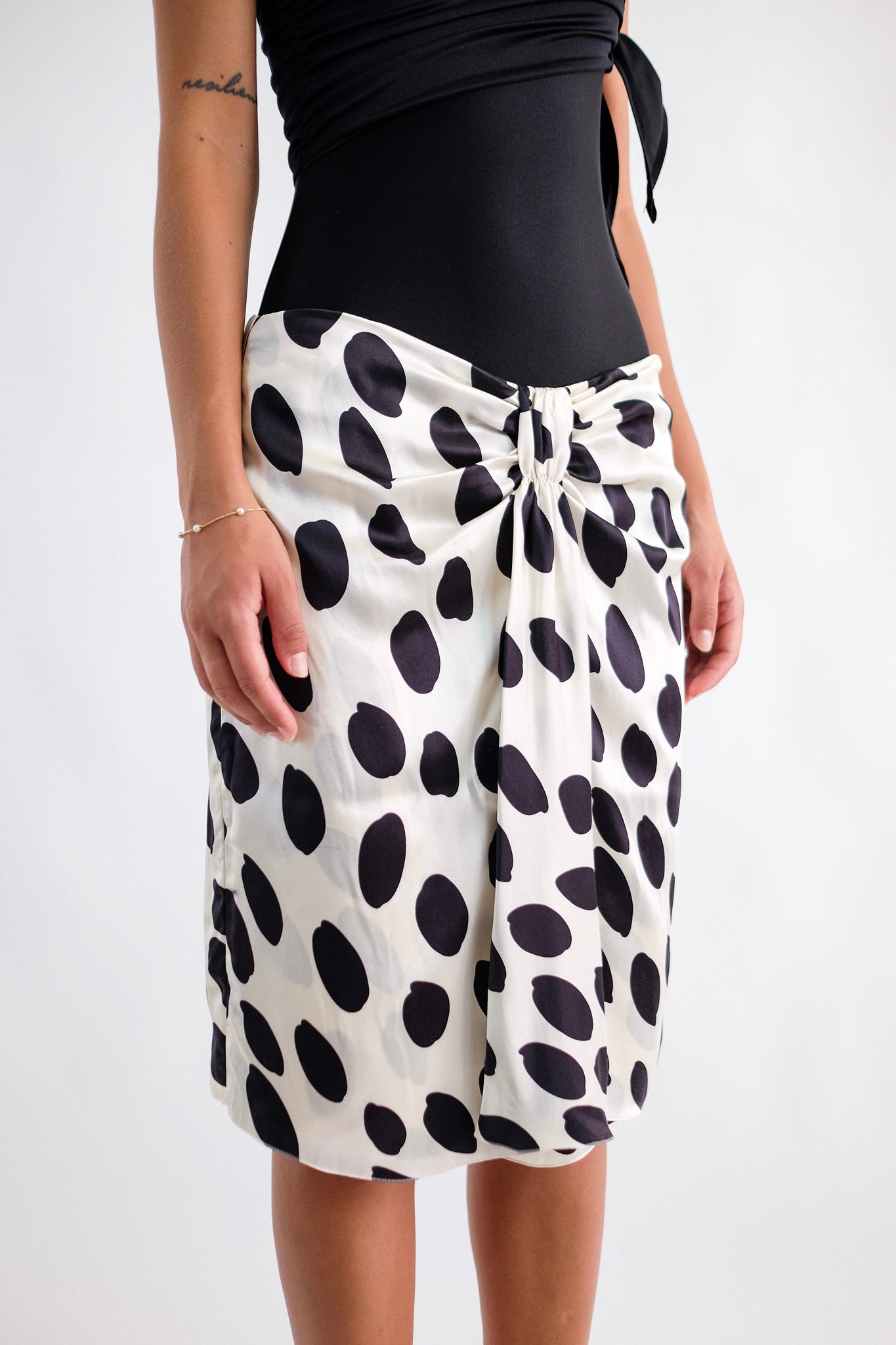 ARMANI SKIRT IN WHITE AND BLACK PAINTED POLKA DOT SILK