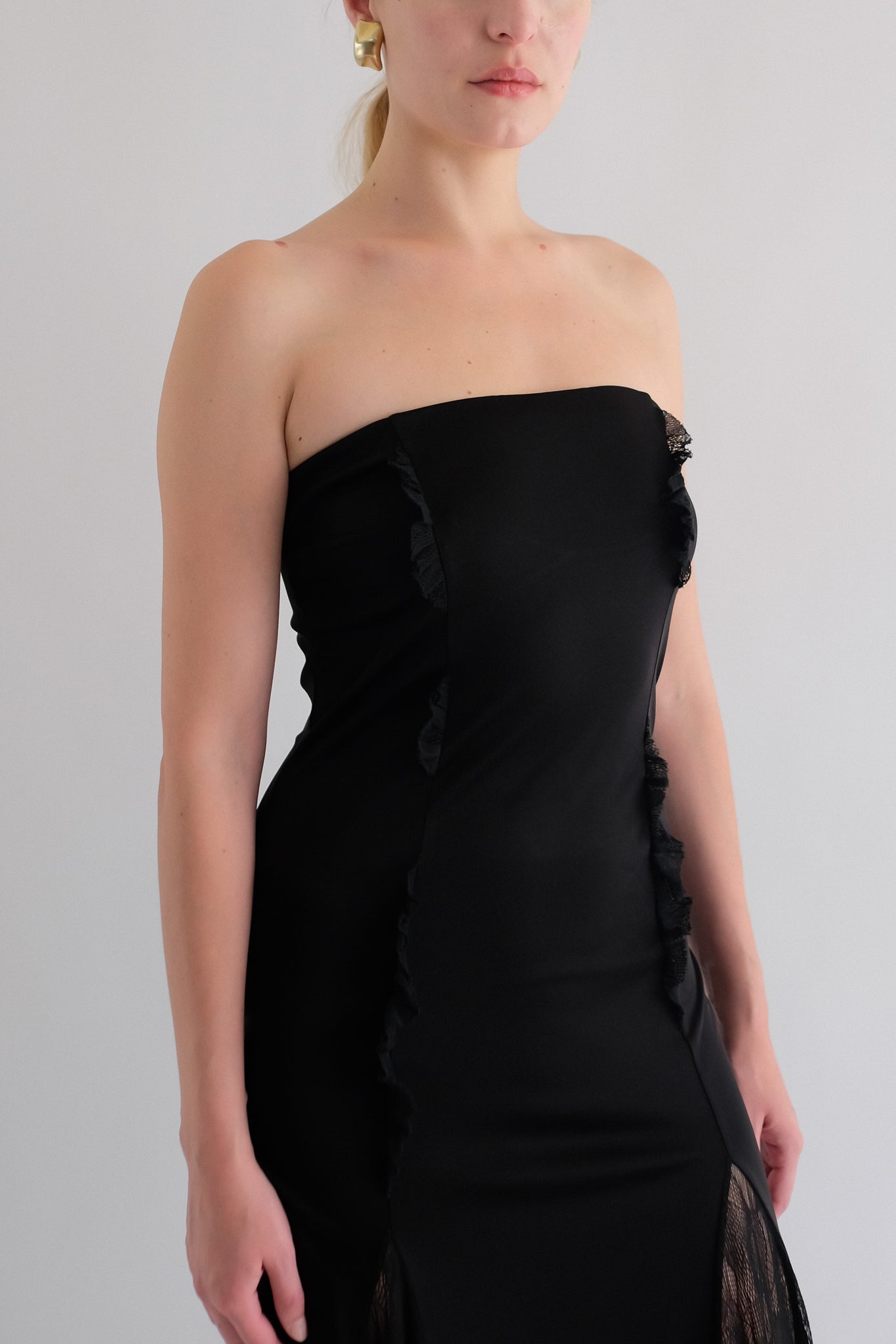 PATRIZIA PEPE STRAPLESS LIQUID DRESS WITH LACE VOLANTS