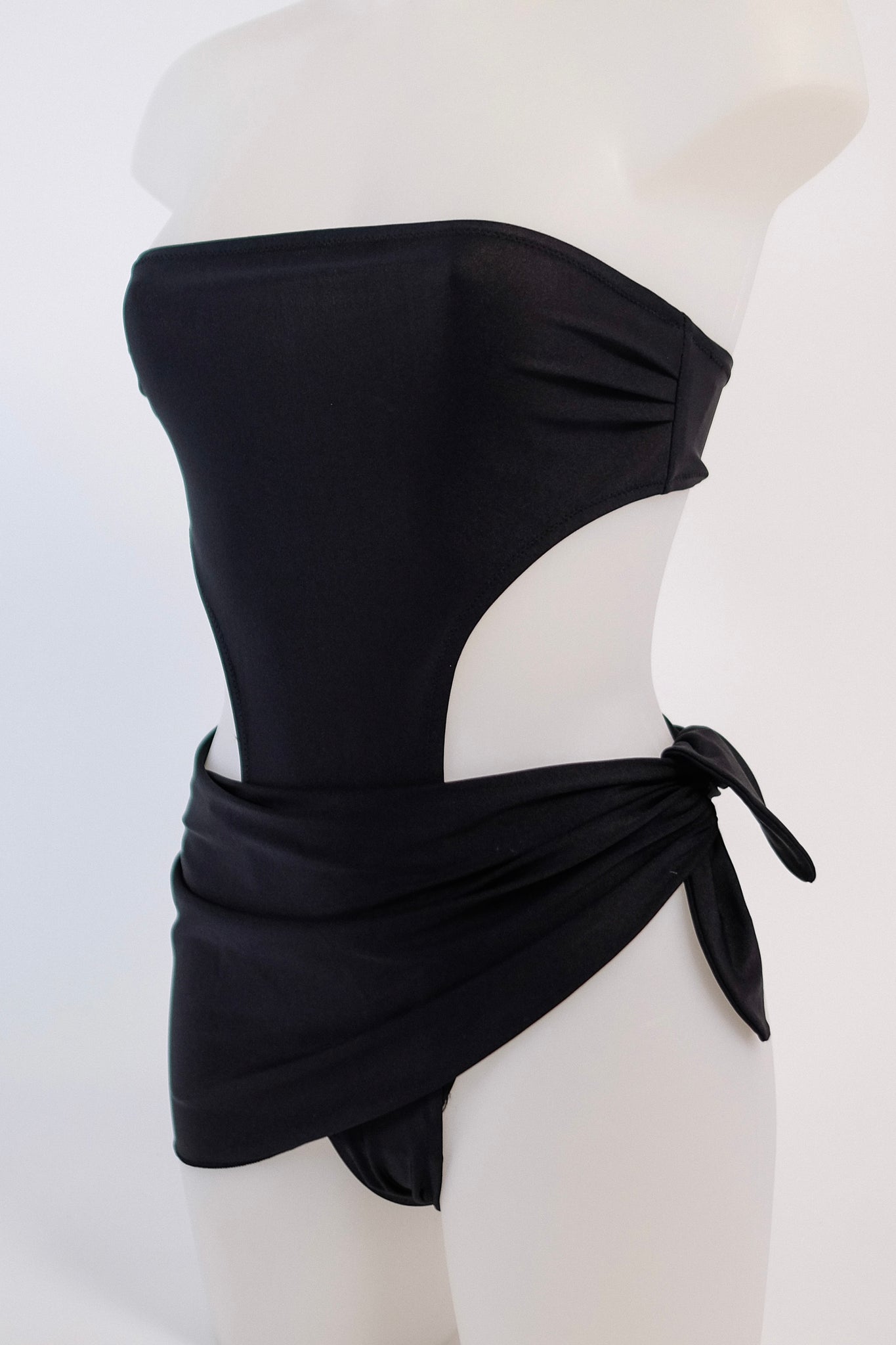 MIGUEL CRUZ SAMPLE SKIRT SWIMSUIT IN BLACK C.1980