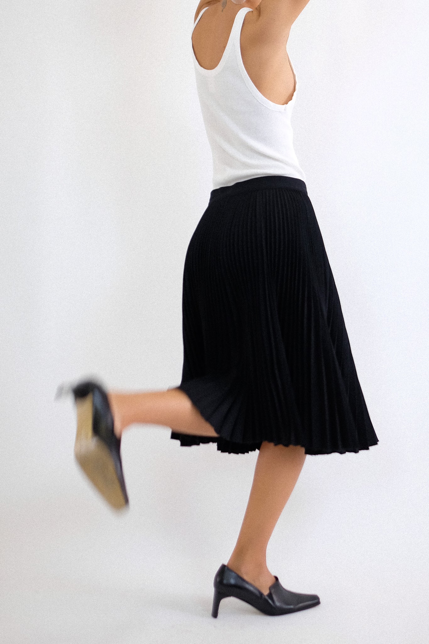KATHARINE HAMNETT LONDON PLEATED WOOL SKIRT IN BLACK