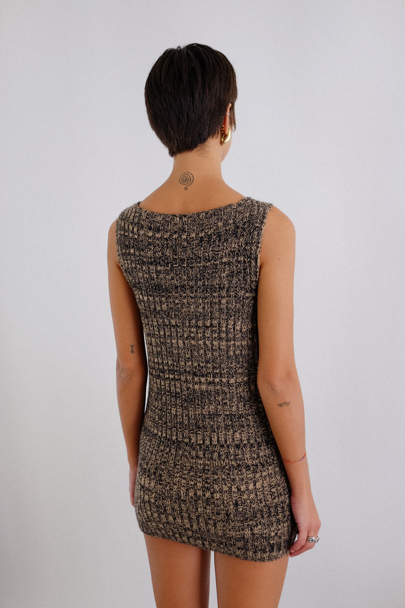 PRADA V-NECK SWEATER VEST IN BLACK/BROWN MELANGE