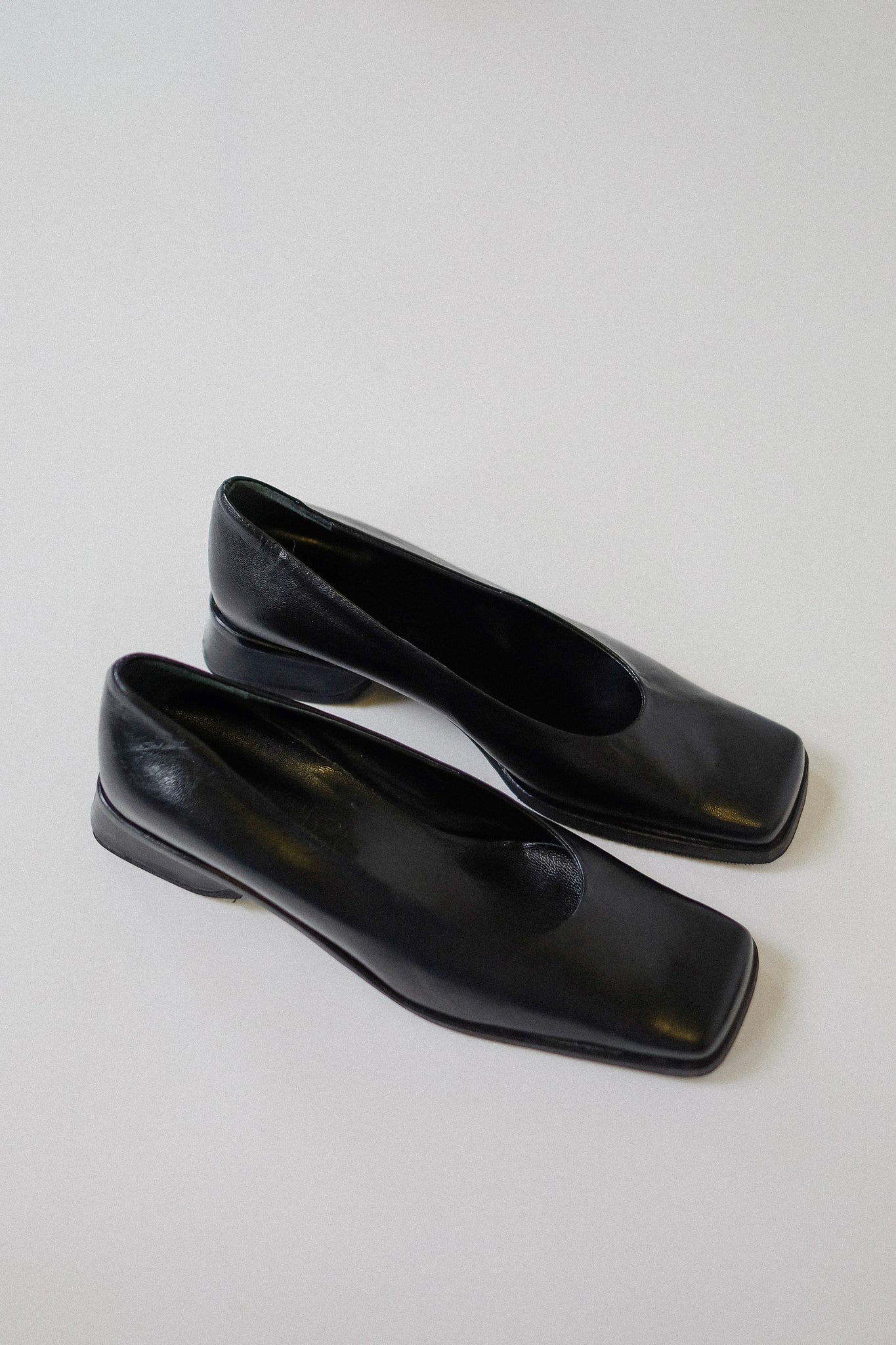 ITALIAN SQUARE TOE FLATS IN BLACK - DEADSTOCK