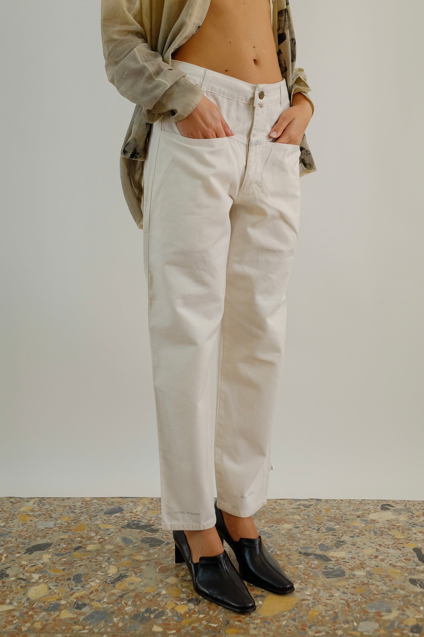 CLOSED BY MARITHÉ FRANCOIS ET GIRBAUD JEANS IN WHITE