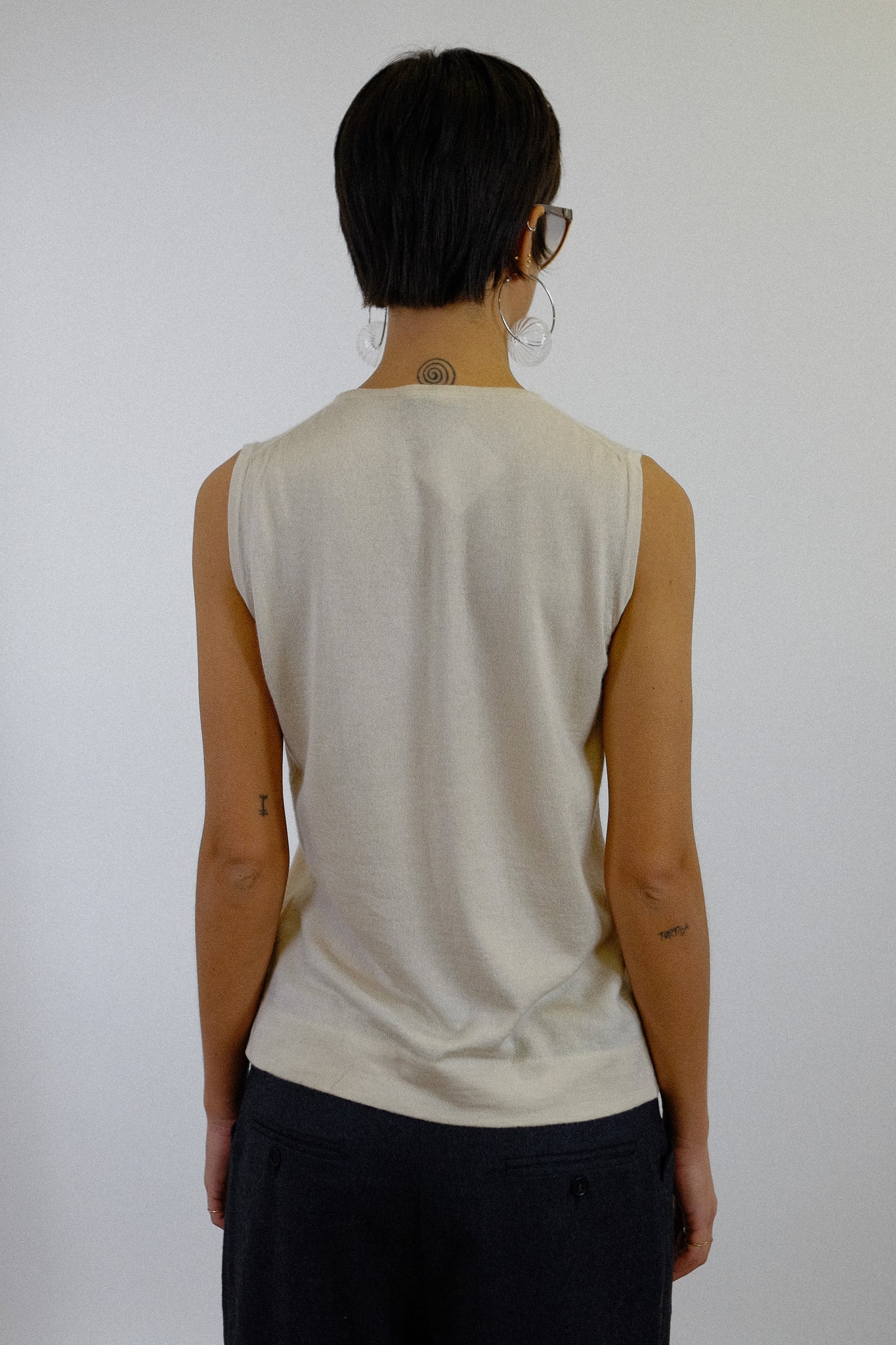 LORO PIANA CASHMERE & SILK SLEEVELESS KNIT IN LIGHT BEIGE