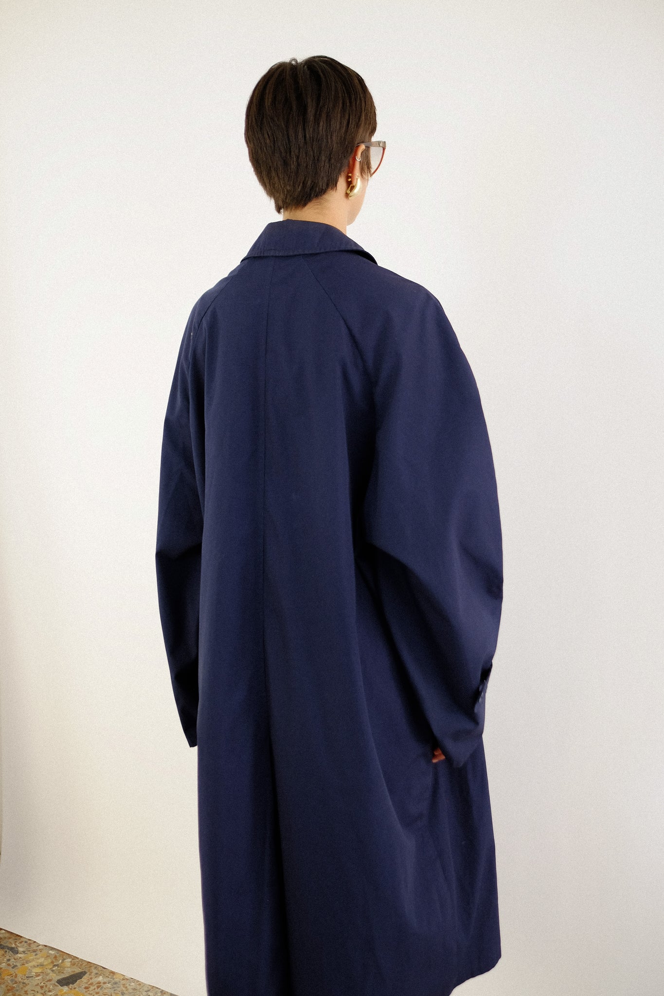 FENDI TRENCH COAT IN NAVY BLUE