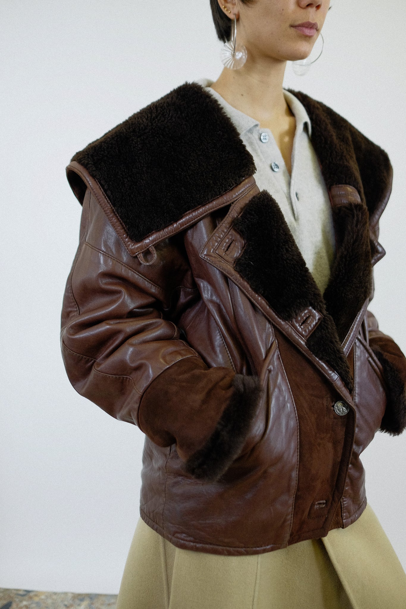 APPLAUSI SHEARLING HOOD JACKET IN BROWN
