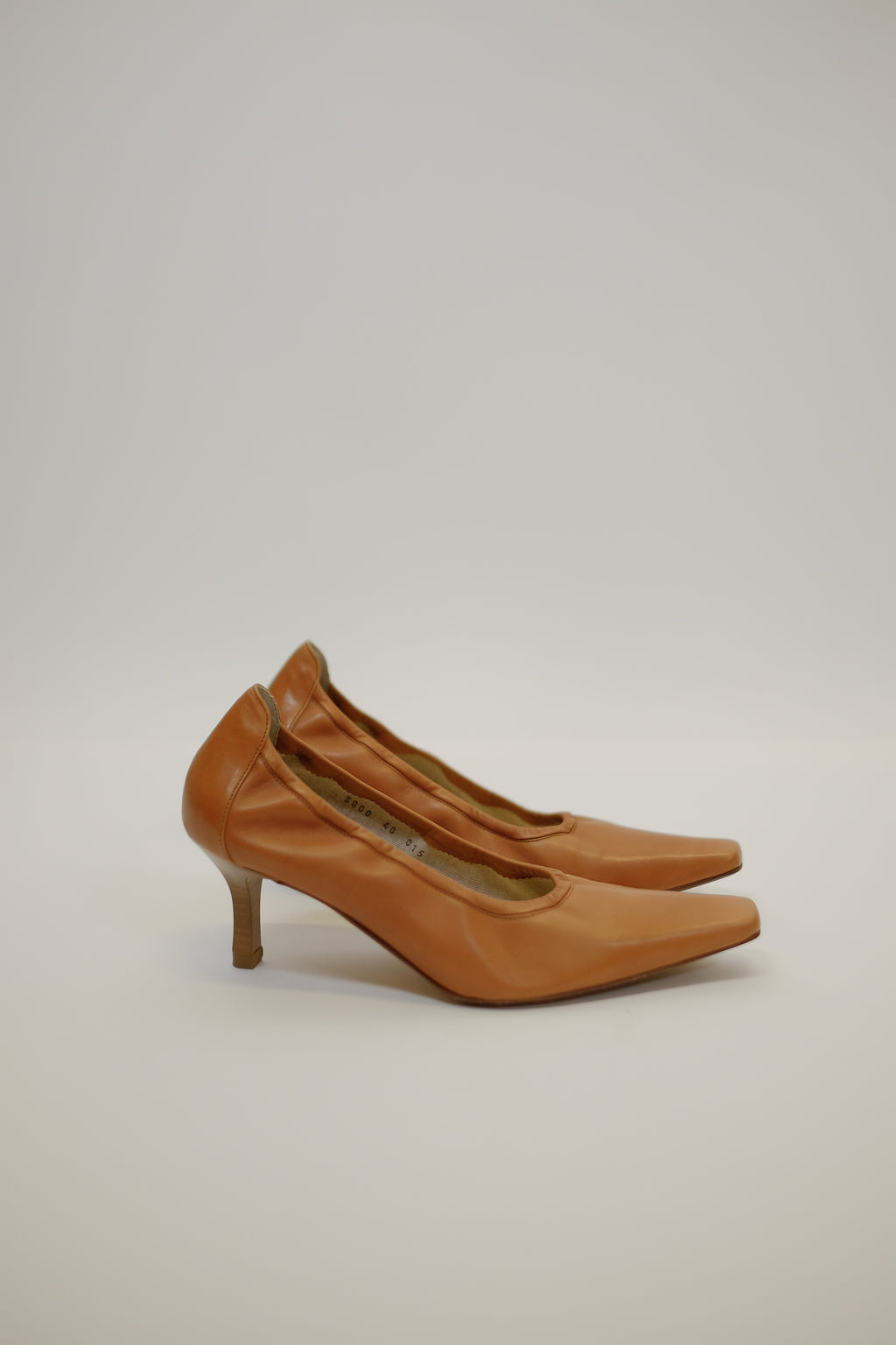 ROMAN ATELIER PUMPS IN SANDY CARAMEL