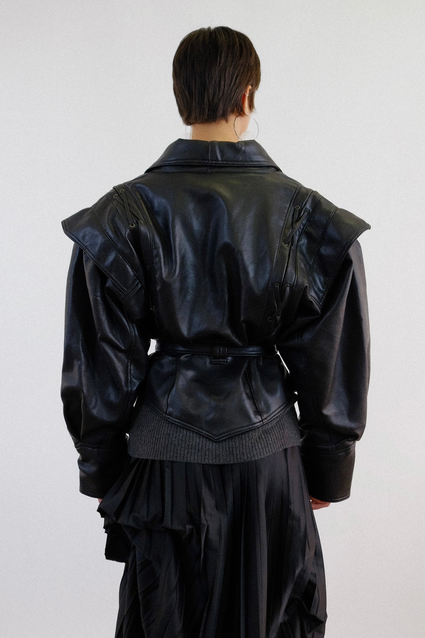 SOFT LEATHER SHAWL-COLLAR CINCH JACKET IN BLACK