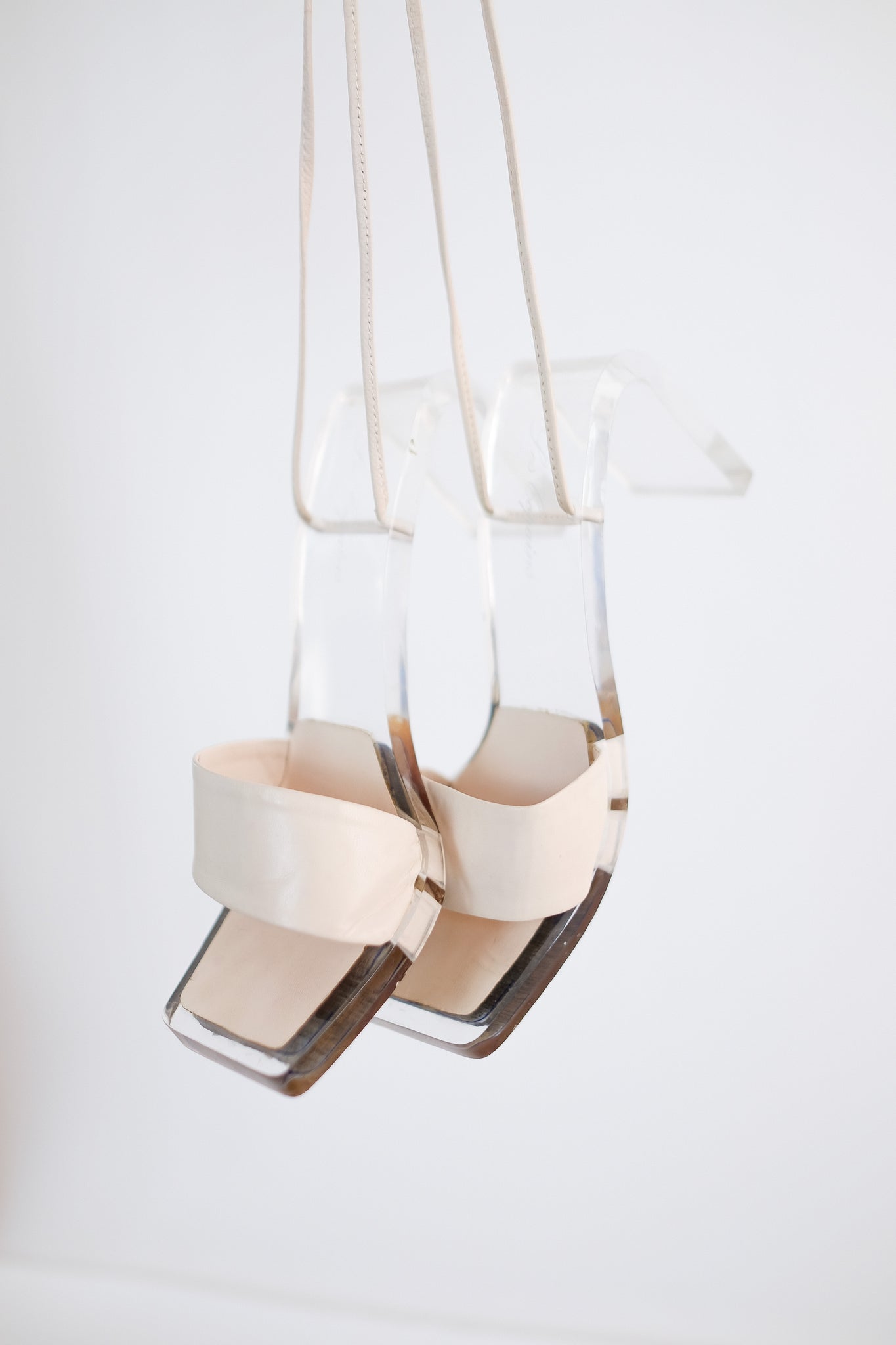 LES COPAINS CRYSTAL SANDALS IN PLEXI & PANNA LEATHER
