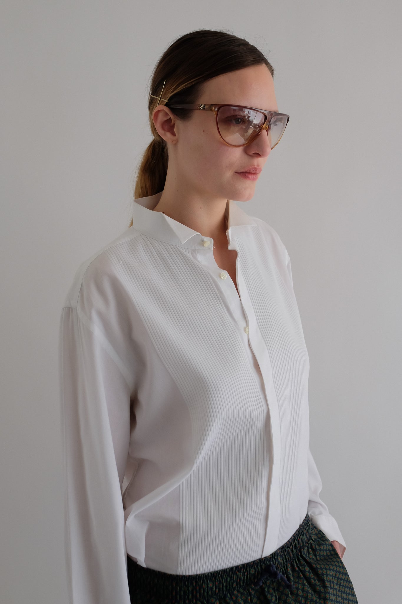 WING-TIP PLEATED COTTON SHIRT IN WHITE BY DINO ERRE