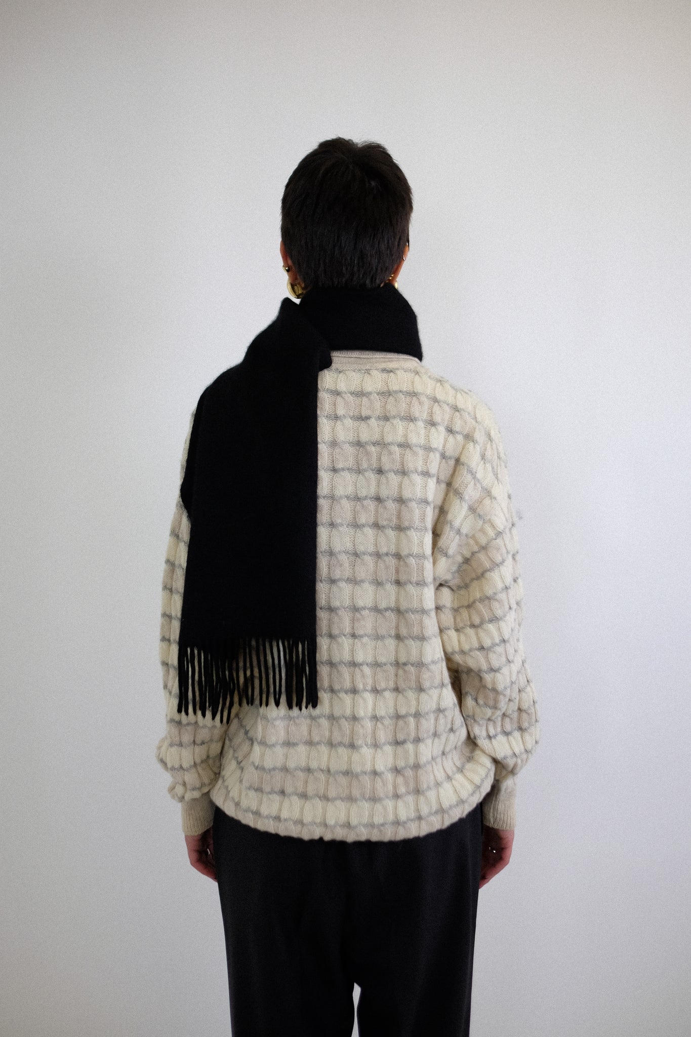 PURE SCOTTISH CASHMERE SCARF IN BLACK