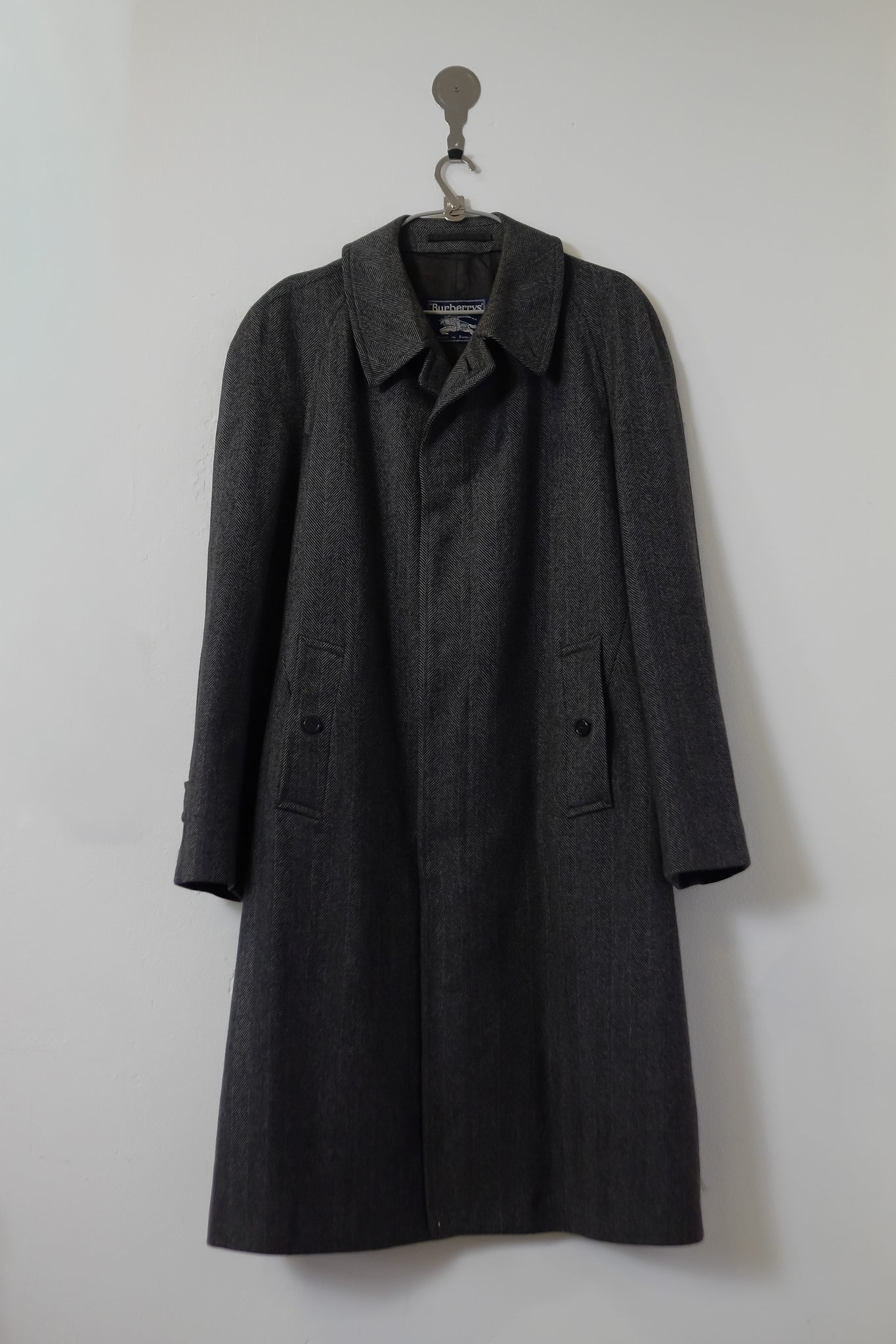 BURBERRY RAGLAN COAT IN HEREINGBONE GREY