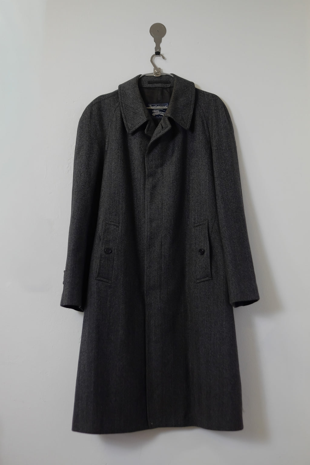 BURBERRY RAGLAN COAT IN HEREINGBONE GREY