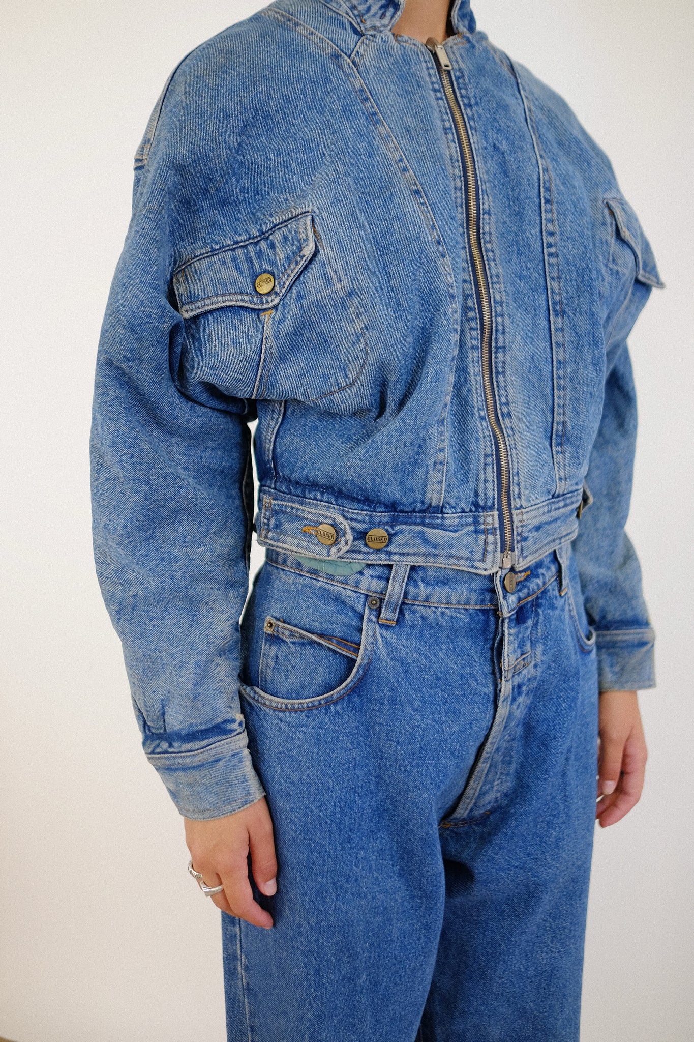 CLOSED BY MARITHÉ FRANÇOIS ET GIRBAUD DEADSTOCK CROP DENIM JACKET