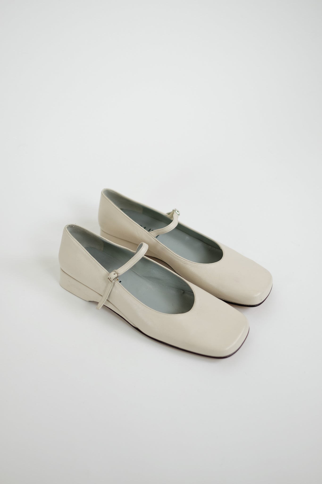 CARLINI DEADSTOCK LEATHER FLATS IN OFF WHITE