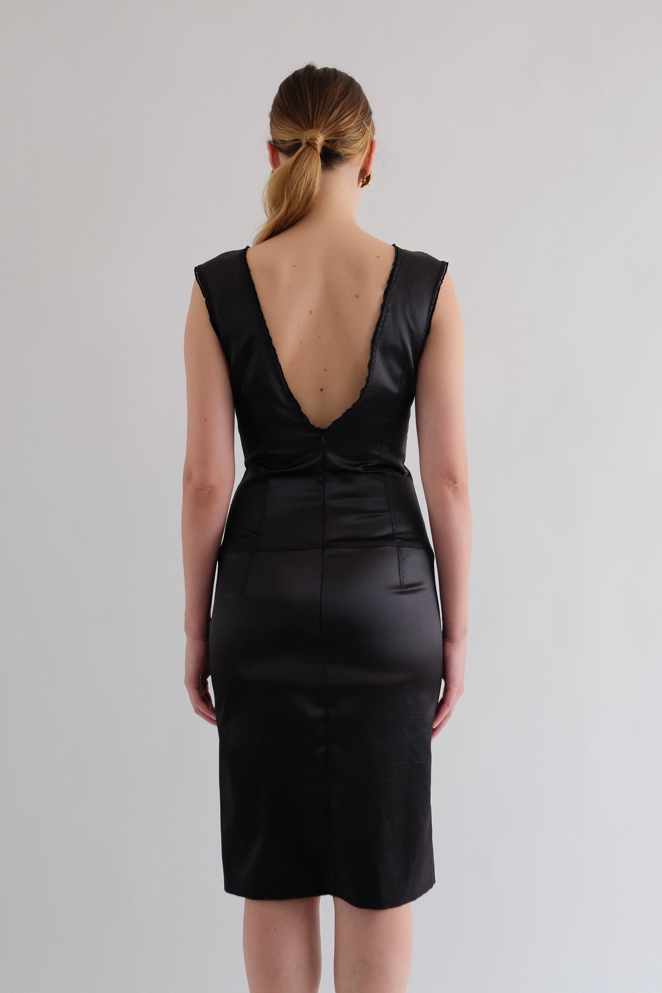 DOLCE & GABBANA MIDI LACE DRESS IN BLACK