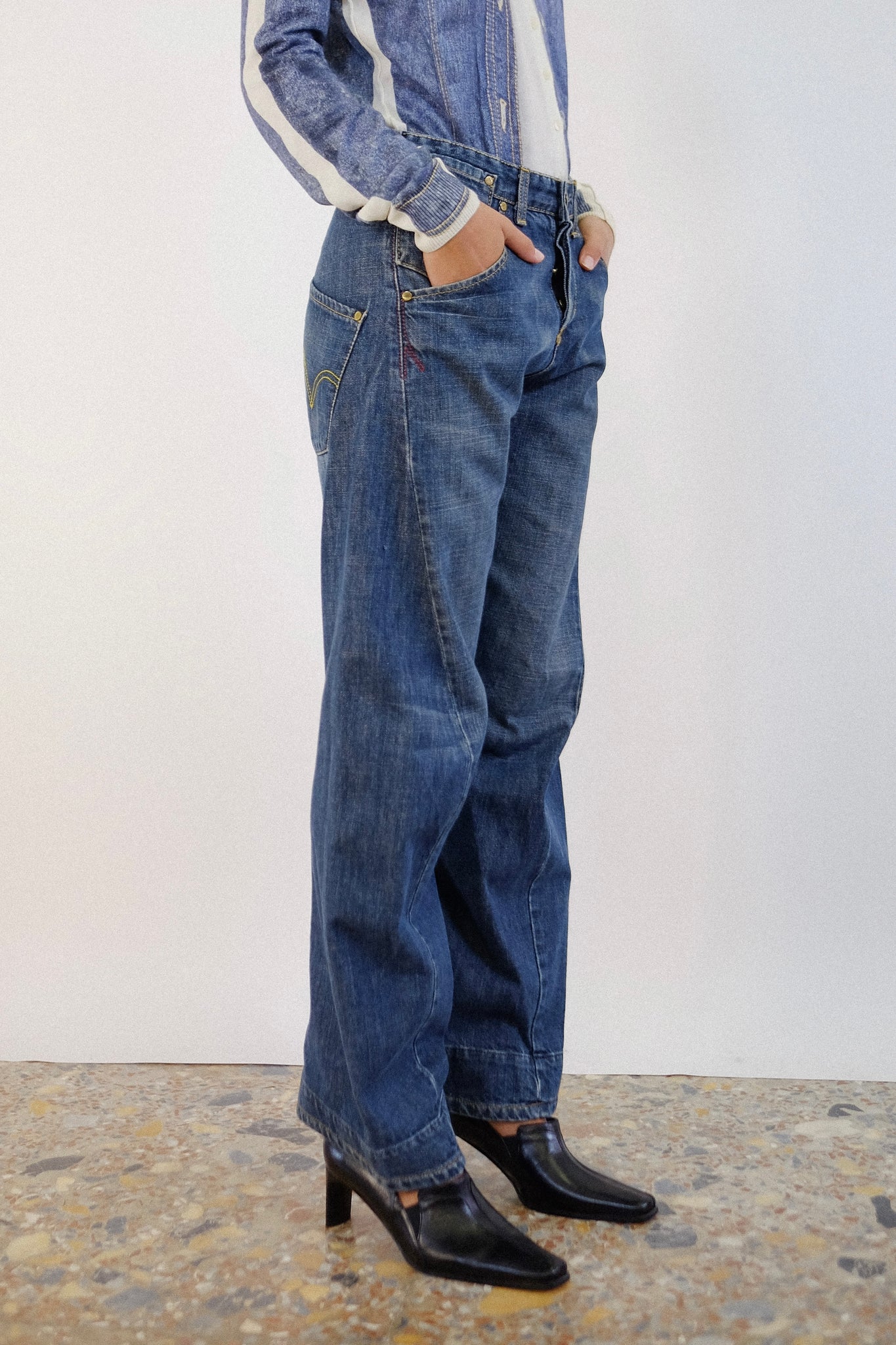 LEVIS ENGINEERED JEANS