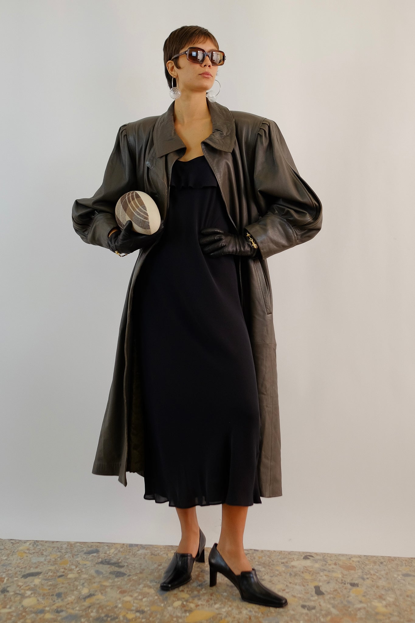 GABRIELLA BENELLI LEATHER COAT IN DEEP SAGE BROWN
