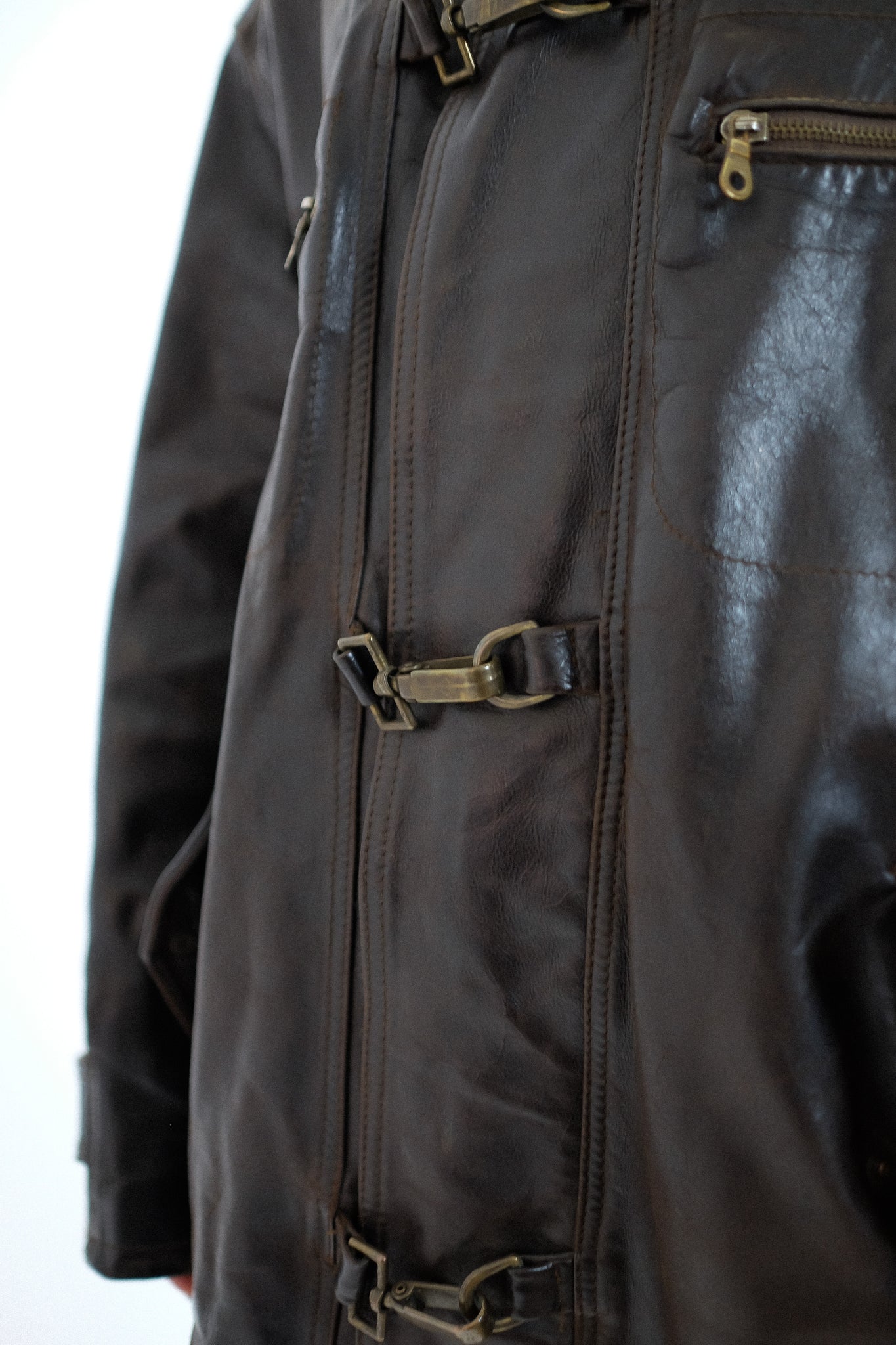 CLIP LEATHER JACKET IN BROWN