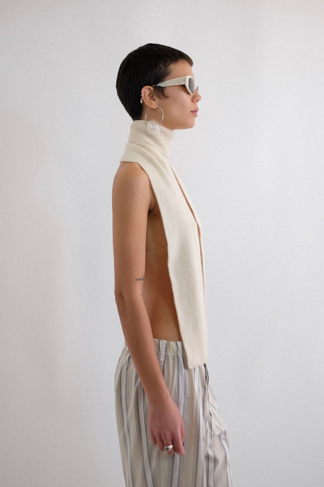 PURE CASHMERE TURTLENECK SCARF TOP IN PANNA